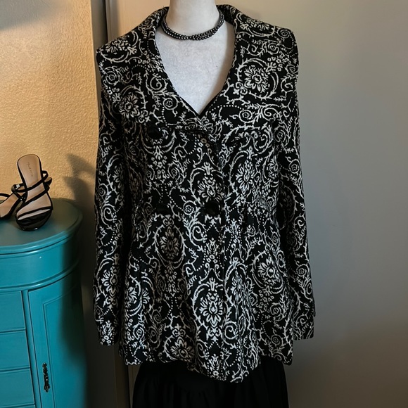 Vintage Ambition Chic Women’s Petite Tapestry Ruffle Collar Double Breasted Coat - Picture 10 of 10